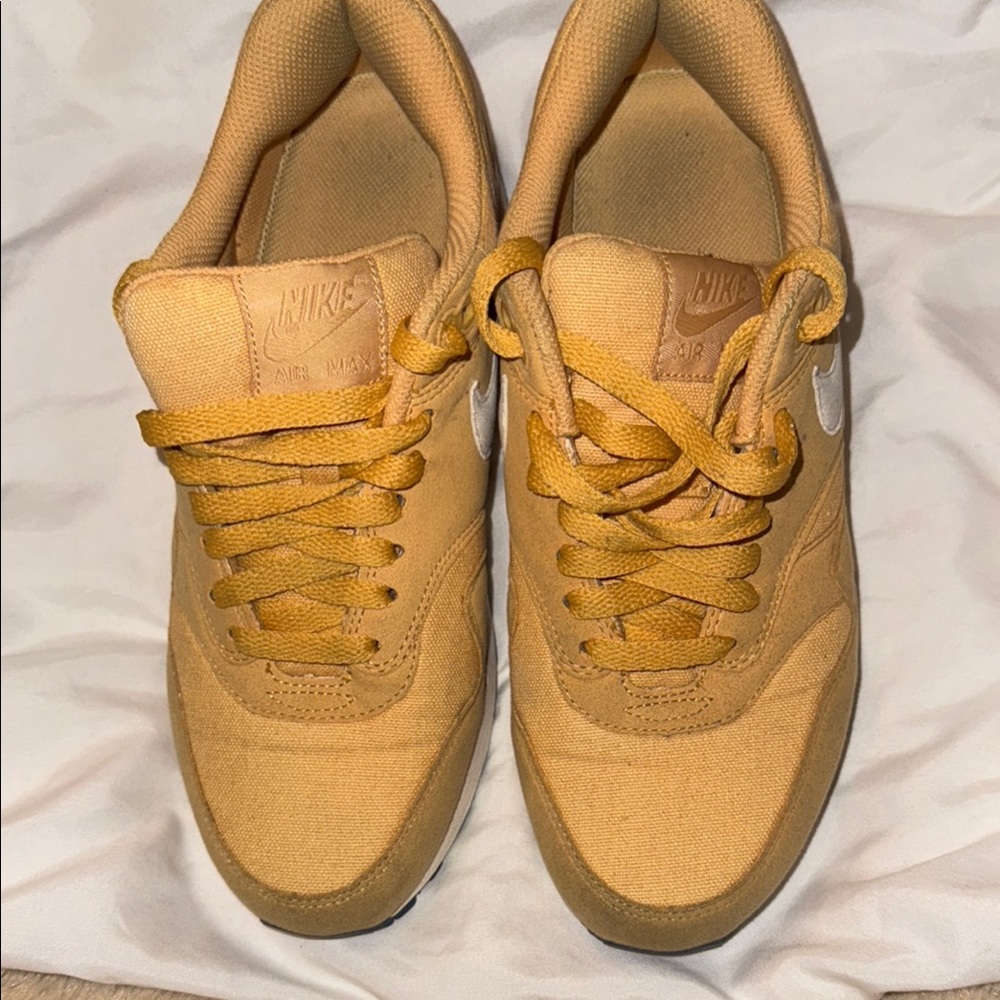 Nike Tan Athletic Shoes Suede Low-Top